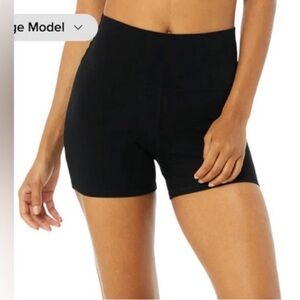 ALO Yoga 4” Airbrush Biker Shorts, Black, S